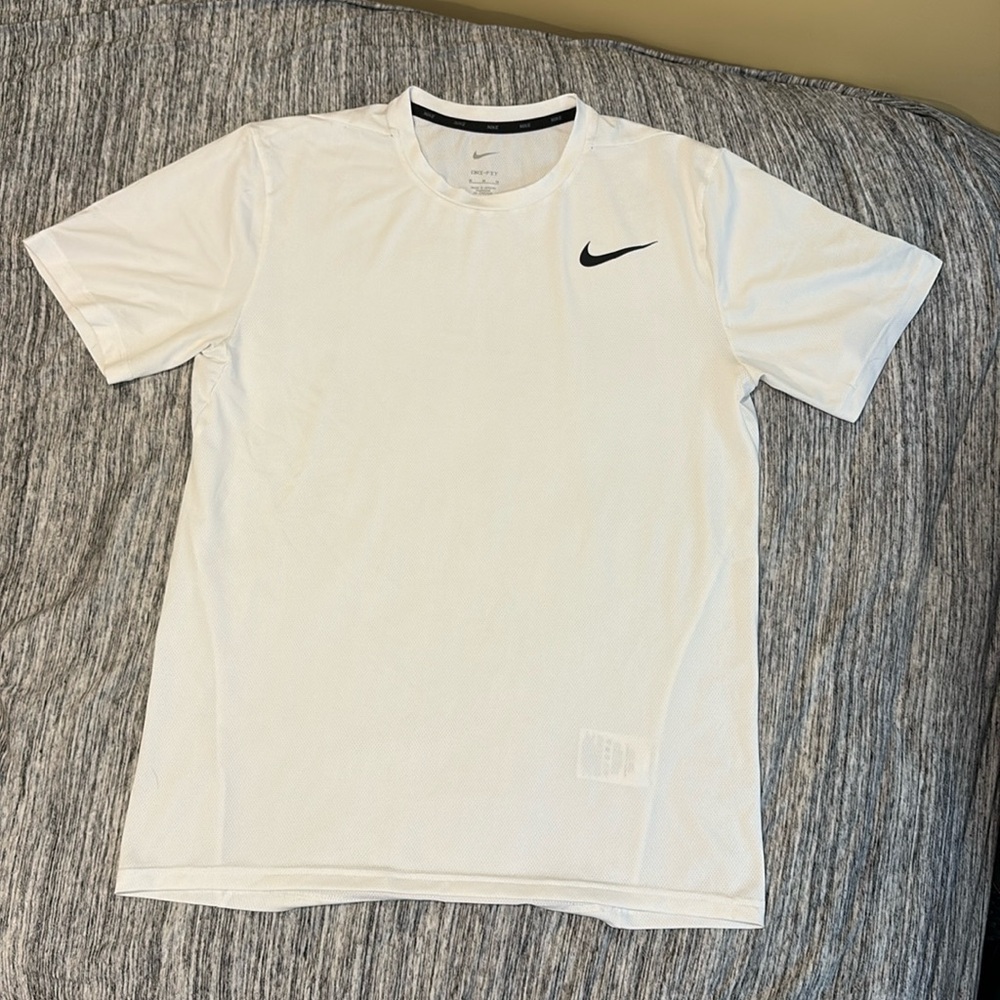 Nike white t shirt dri fit size medium